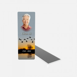 The commemorative magnetic bookmark